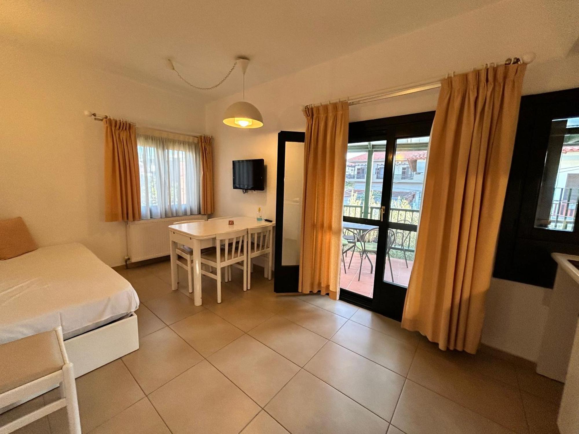 Elia Apartments Афитос Экстерьер фото
